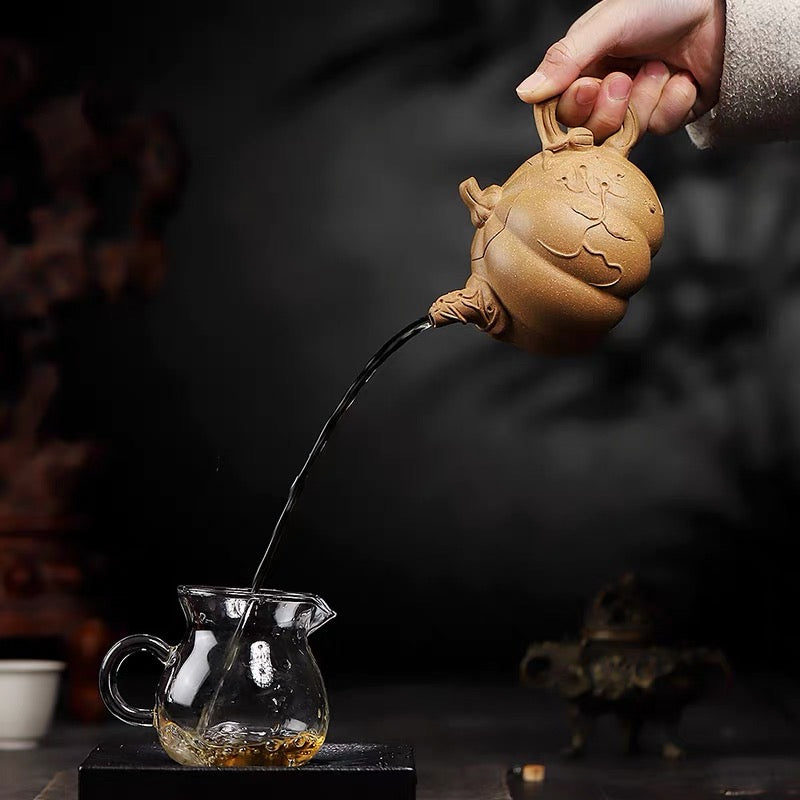 Mud pumpkin pot in old section of Yixing zishahu raw mine
