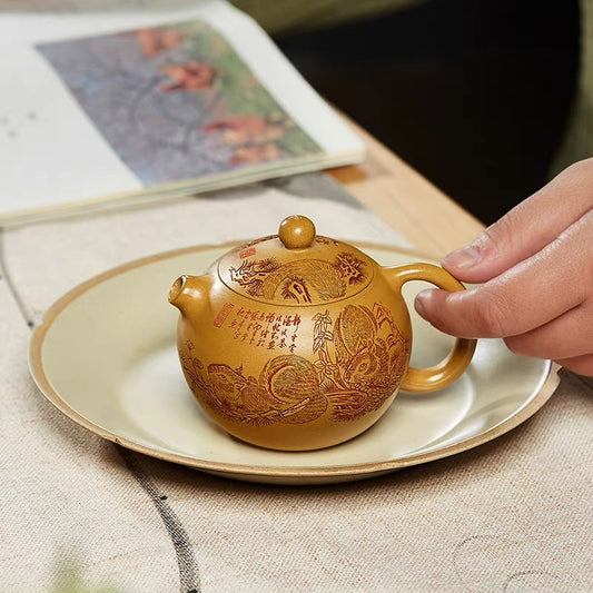 Carving the Golden Segment of Squirrel Xi Shi in Yixing Zisha Pot